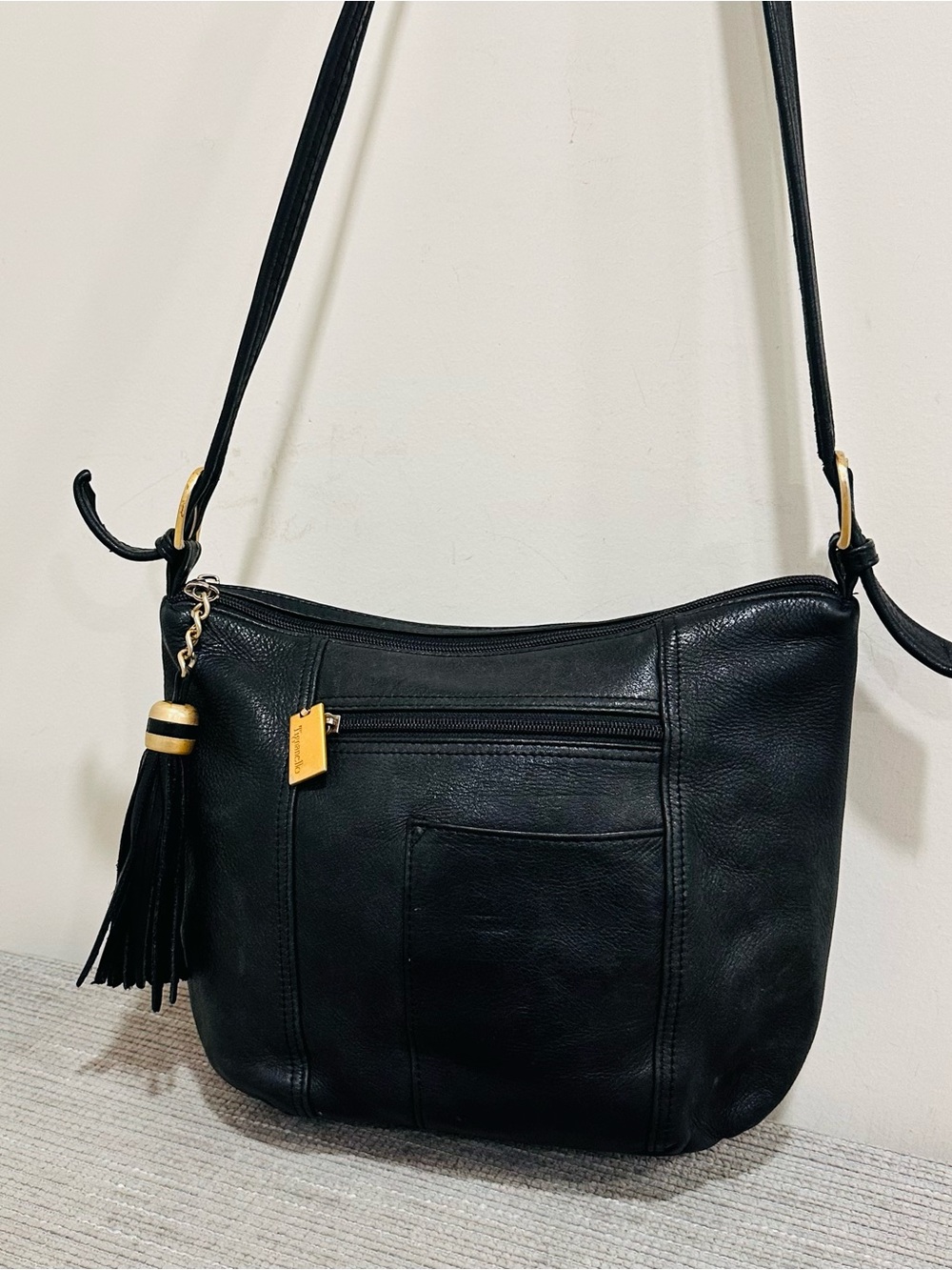 Tignanello Black Pebbled Leather Crossbody Shoulder Bag Multi Pocket Tassel Zips